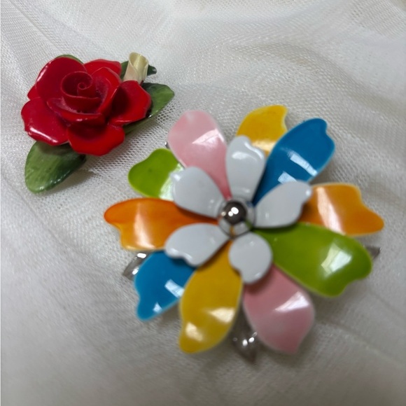 Vintage Cara China made in England & Sarah Coventry Pastel Floral Brooch Set - Picture 4 of 10